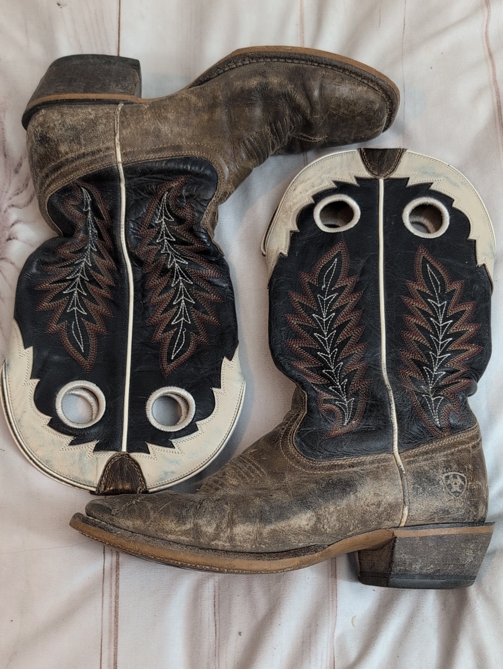 Ariat Real Deal 10029694 Men’s 9D Dusted Wheat Navy Leather Cowboy Boots